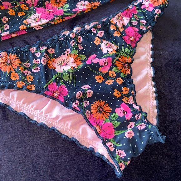 Shade & Shore Women’s Navy Floral Bikini Set Size Large - Picture 4 of 7